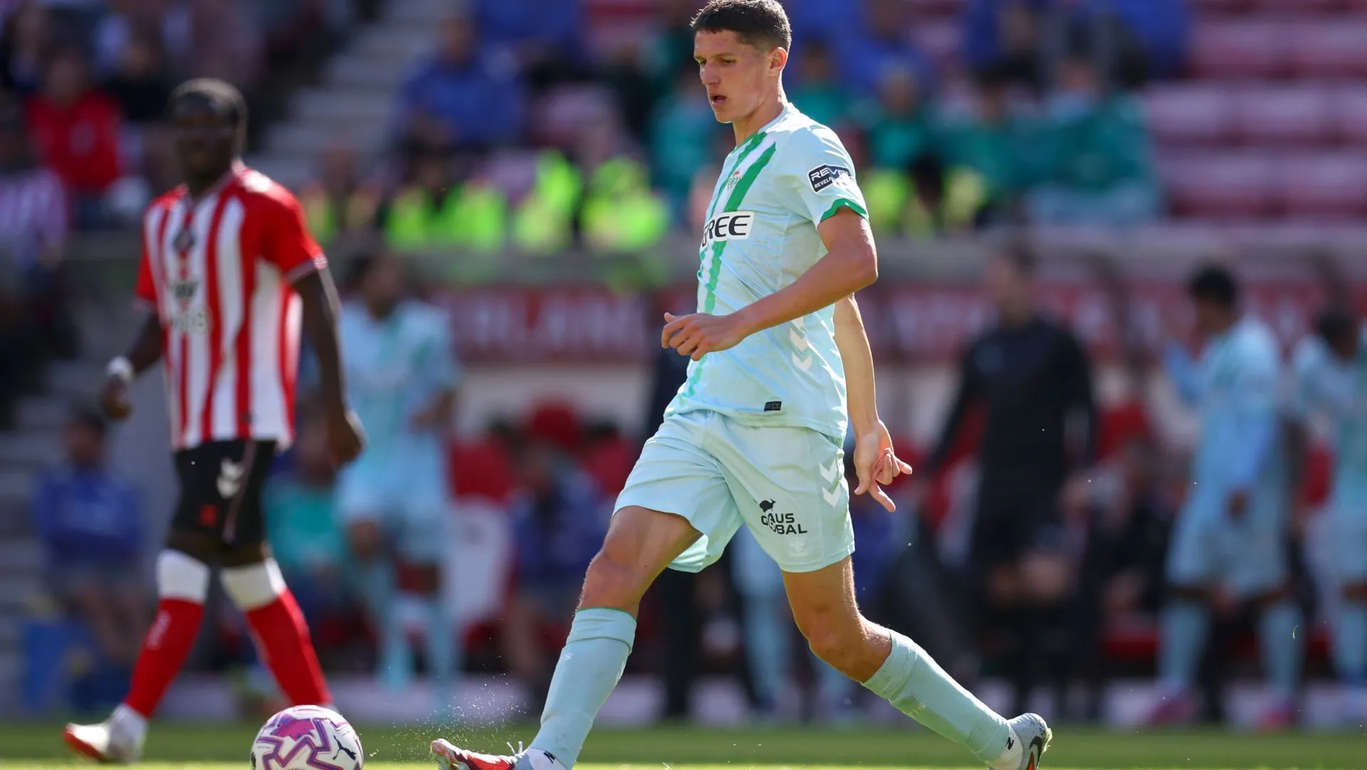 Sergi Altimira em ação durante amistoso de pré-temporada. Foto: Ed Sykes/Getty Images
