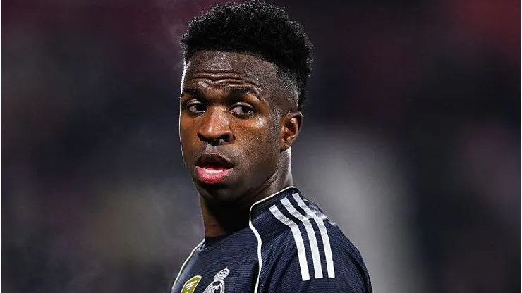 Vinicius Júnior reclamou em campo no jogo do Real Madrid (Foto: David Ramos/Getty Images)