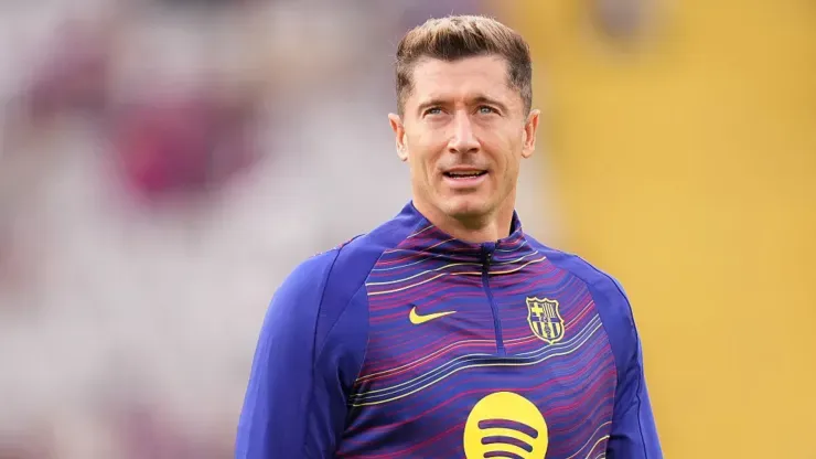 Robert Lewandowski ainda não sabe onde jogará após o Barcelona (Alex Caparros/Getty Images)