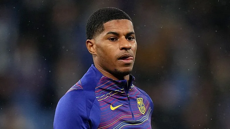 Rashford, em campo, no aquecimento do Barcelona