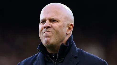 Arne Slot teria discutido com o diretor do Liverpool por conta de Rio Ngumoha, diz portal. Treinador não gostaria de dar tantas chances para o atleta, enquanto o diretor gostaria que isso acontecesse. (Foto: Justin Setterfield/Getty Images)