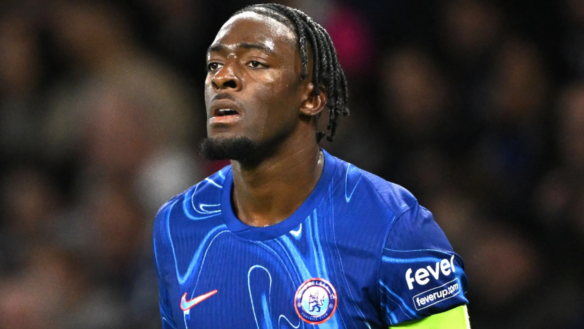 Axel Disasi, do Chelsea, em ação durante a partida da Liga da Conferência da UEFA.