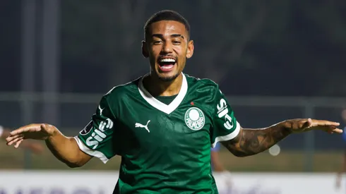 O atacante Riquelme Fillipi comemora gol no Palmeiras (Fabio Menotti/Palmeiras/by Canon)
