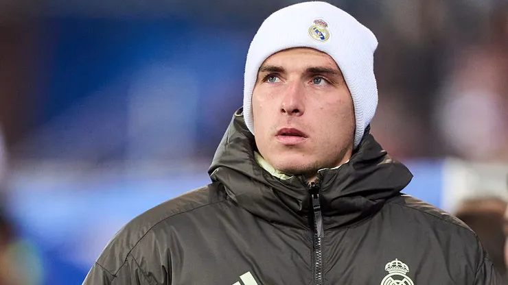 Goleiro Andriy Lunin, do Real Madrid, pode considerar deixar o clube e é alvo de clubes da Premier League. (Foto: Juan Manuel Serrano Arce/Getty Images)