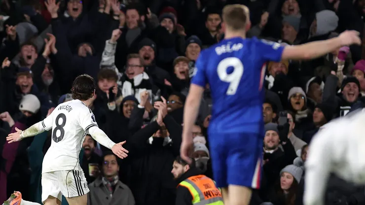 LONDON, ENGLAND - JANUARY 07: Harry Wilson of Fulham celebrates scoring his team's second goal during the Premier League match between Fulham and Chelsea at Craven Cottage on January 07, 2026 in London, England. (Photo by Justin Setterfield/Getty Images)