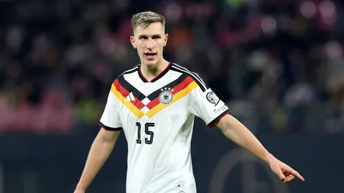 Schlotterbeck em jogo da Seleção da Alemanha (Alexander Hassenstein/Getty Images)