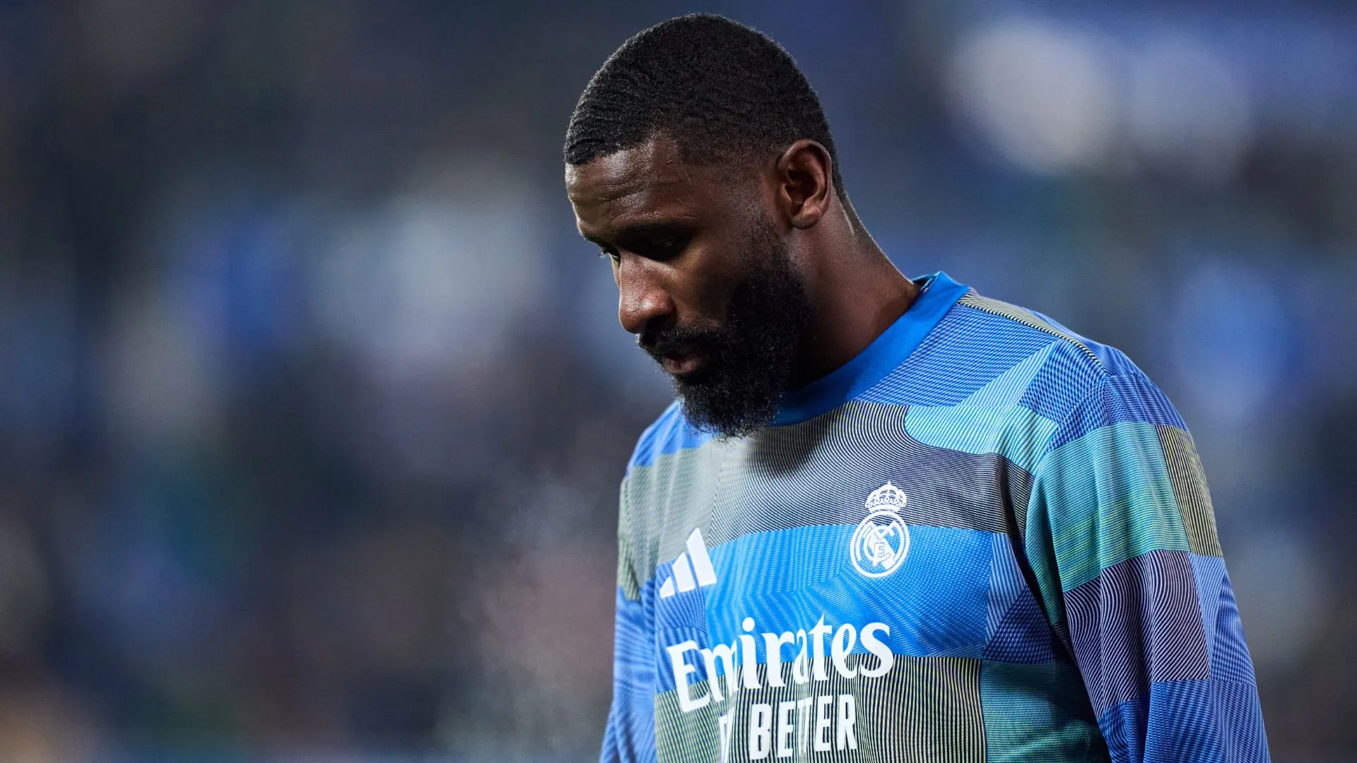 Rüdiger foi titular do Real Madrid contra o Betis (foto: Juan Manuel Serrano Arce/Getty Images)