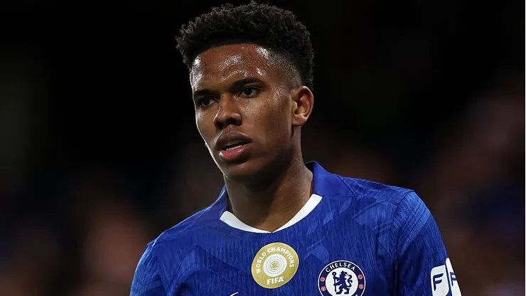 Torcedores se irritam com poucas chances de Estêvão no Chelsea (Foto: Justin Setterfield/Getty Images)
