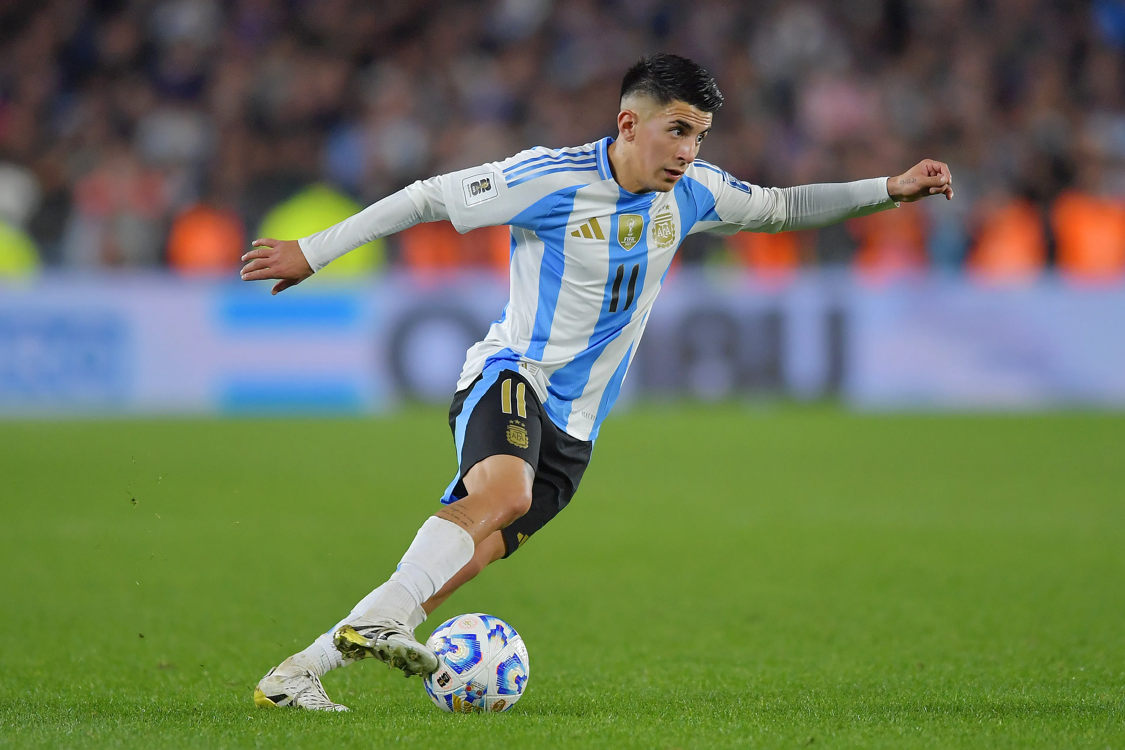 Thiago Almada pela Argentina. Foto: Marcelo Endelli/Getty Images