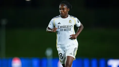 Linda Caicedo é uma das joias do elenco do Real Madrid – Foto: Aitor Alcalde/Getty Images