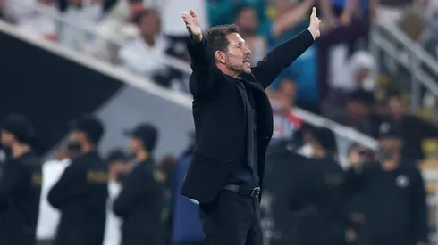 Após Supercopa, Simeone tenta apaziguar incidente com Vini Jr. Foto: Yasser Bakhsh/Getty Images)