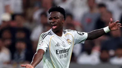 Vini Jr provoca Simeone após Real Madrid eliminar o Atlético de Madrid (Foto: Yasser Bakhsh/Getty Images)