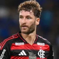 Everton demonstra em Léo Pereira, do Flamengo
