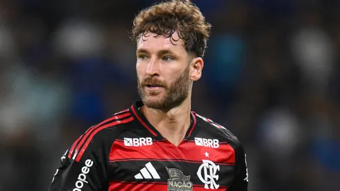 Léo Pereira em campo com o Flamengo. Foto: Pedro Vilela/Getty Images