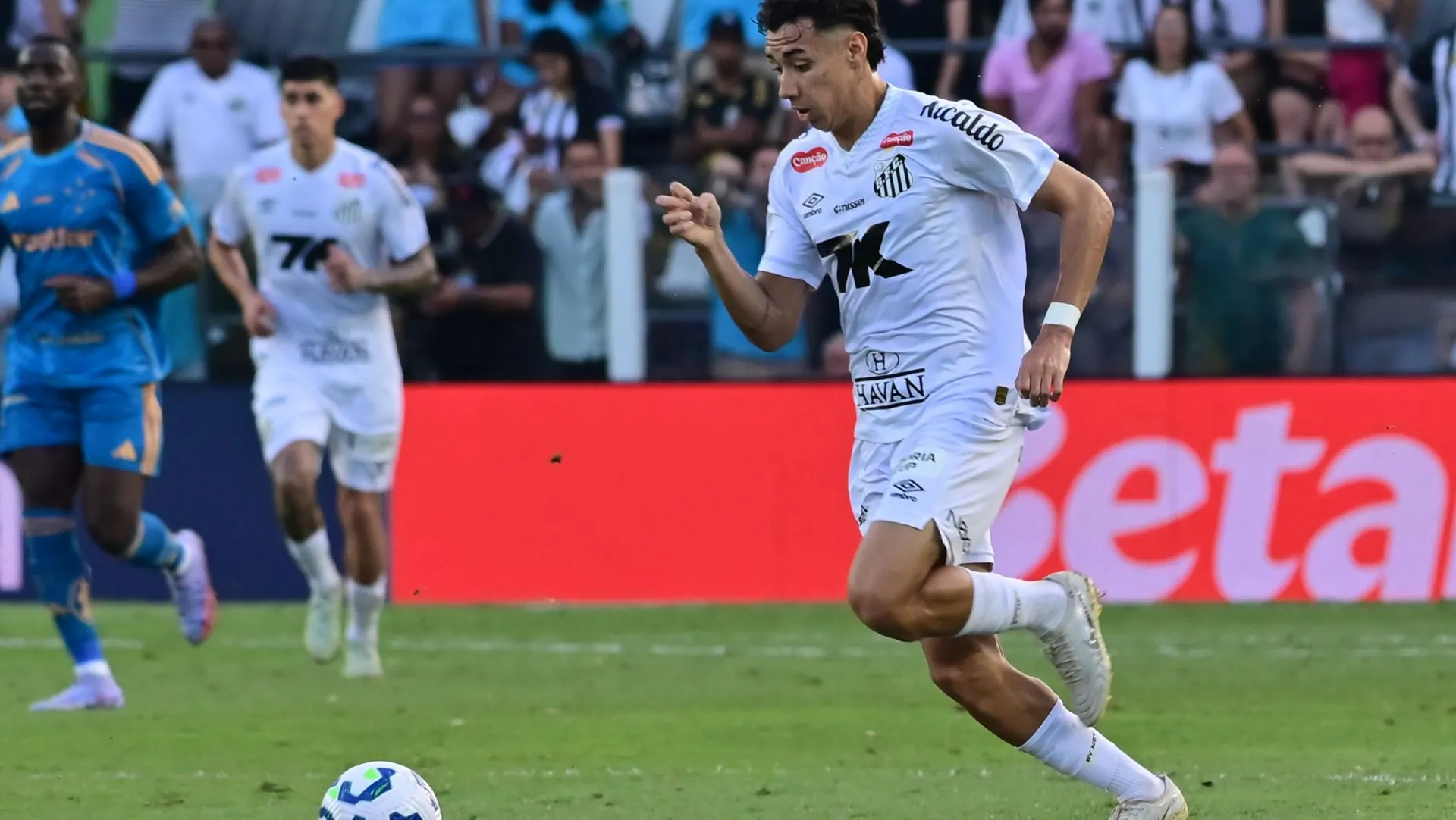 Souza durante partida pelo Campeonato Brasileiro 2025. Foto: Jota Erre/AGIF