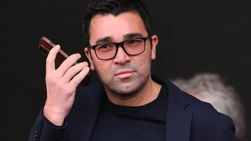 Deco com o celular na mão durante um jogo. Foto: David Ramos/Getty Images