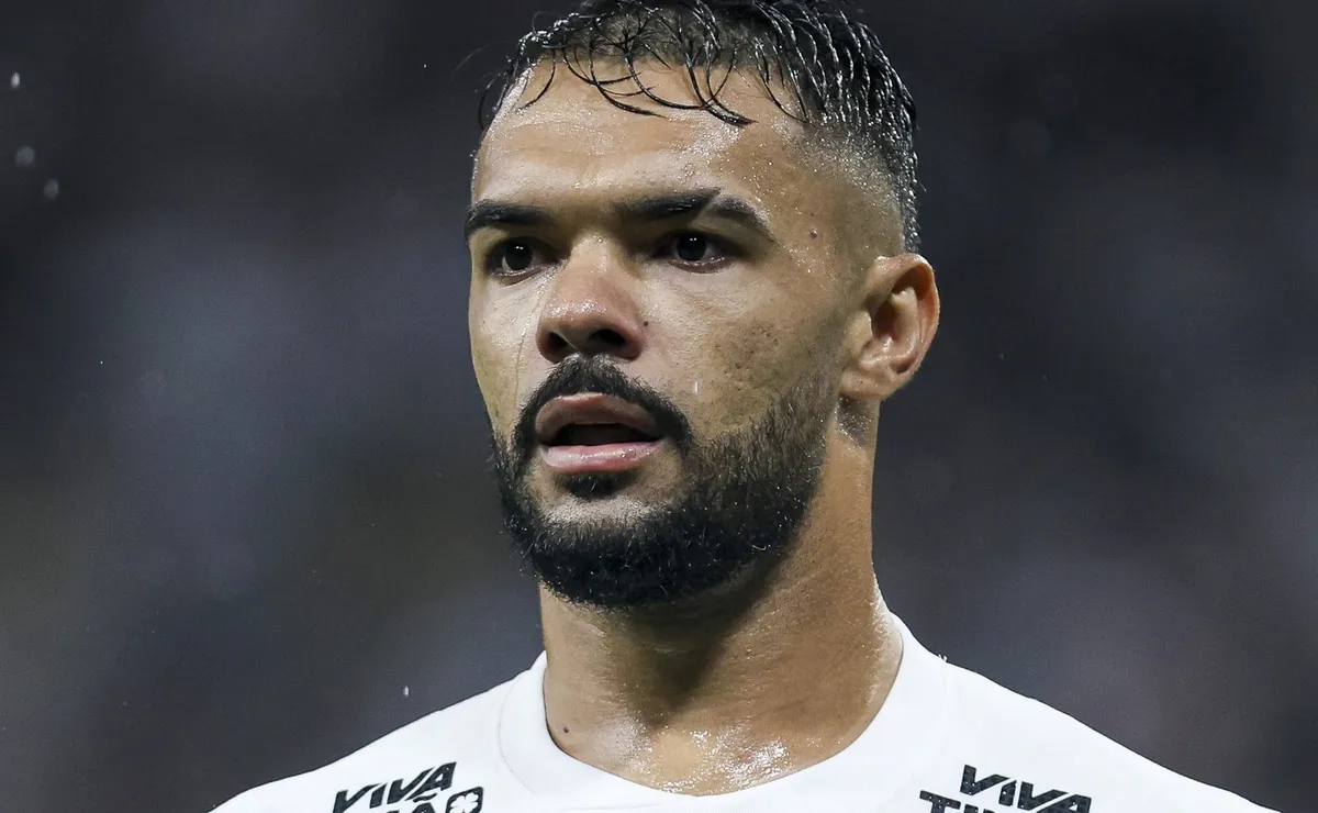 Corinthians aguarda propostas importantes enquanto clubes do exterior cobiçam Raniele