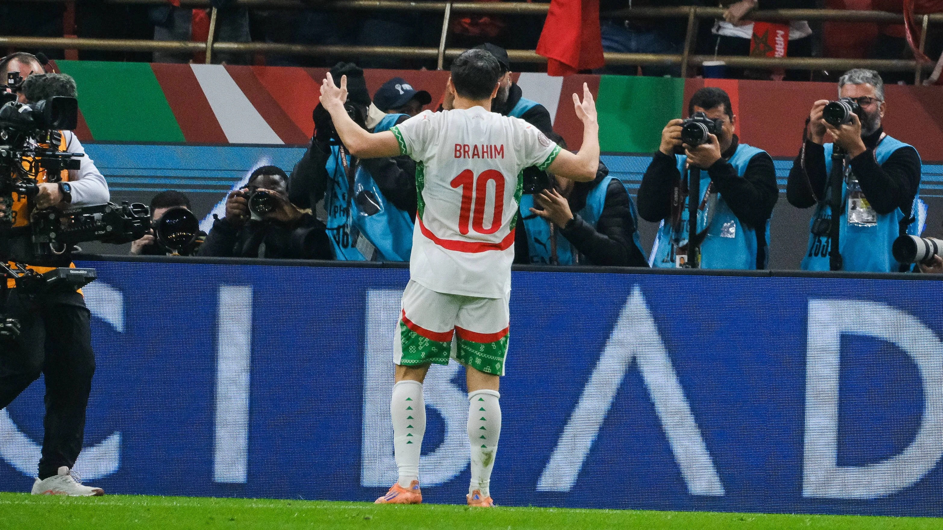 Brahim Díaz comemorando gol da Seleção de Marrocos. Foto: IMAGO / Chris Milosi