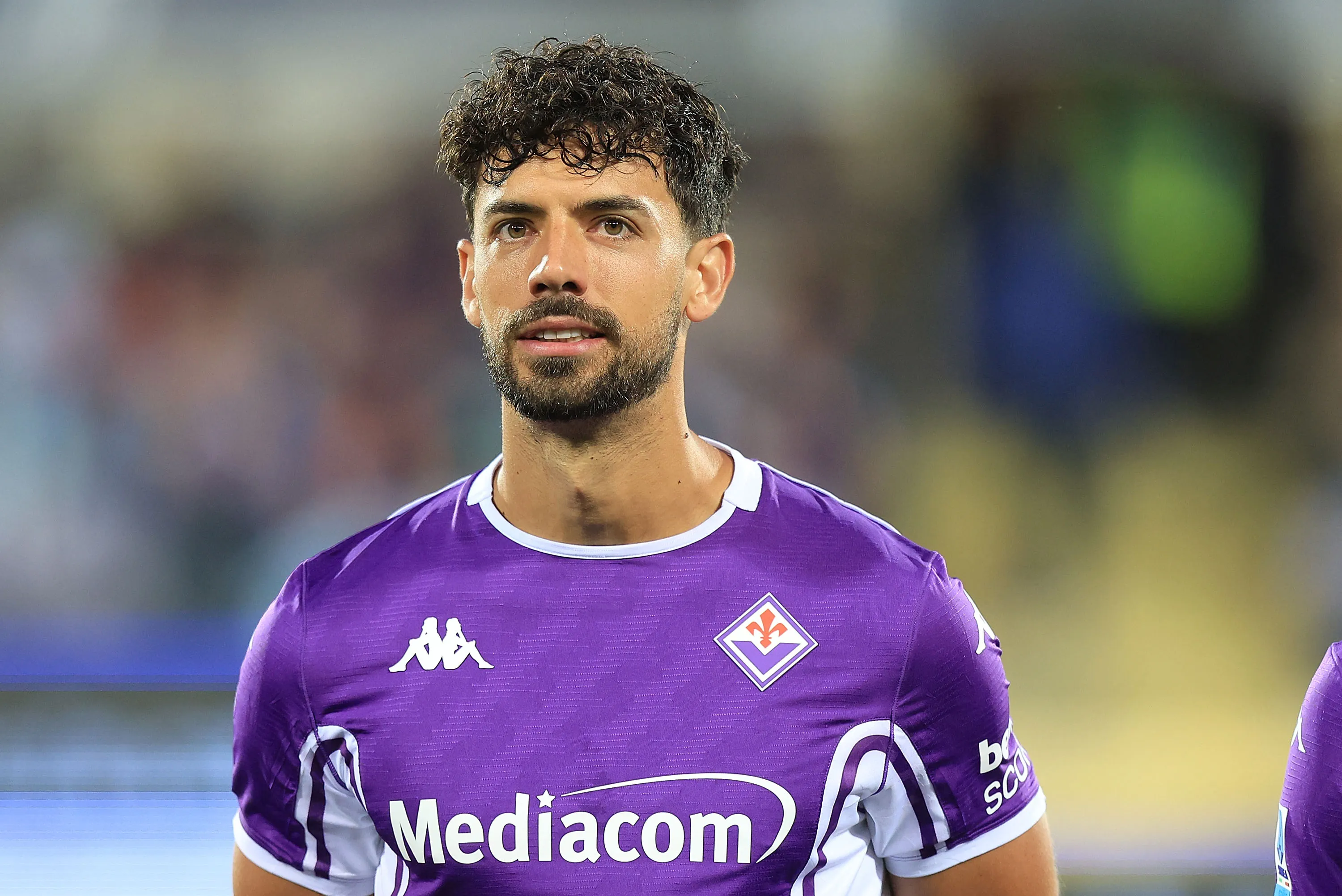 Pablo Marí com a camisa da Fiorentina (Photo by Gabriele Maltinti/Getty Images)