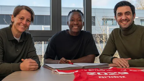 A jogadora terá sua primeira experiência fora do futebol espanhol na carreira – Foto: Redes Sociais/Bayern de Munique