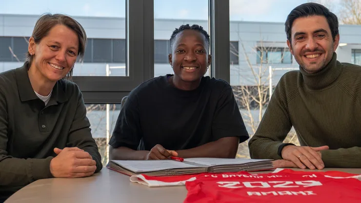 A jogadora terá sua primeira experiência fora do futebol espanhol na carreira - Foto: Redes Sociais/Bayern de Munique