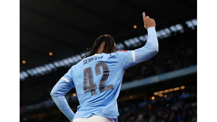 Semenyo marca em sua primeira partida pelo Manchester City na Copa da Inglaterra. (Foto: Mark Thompson/Getty Images)