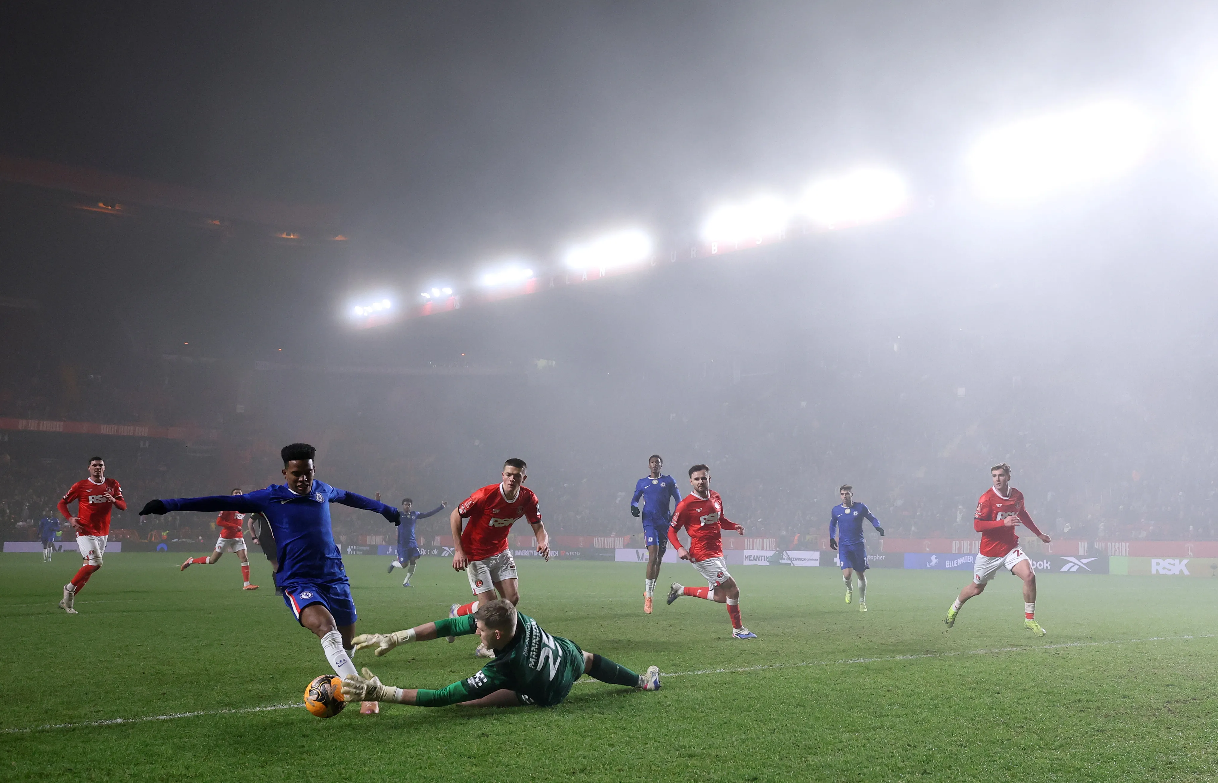 Estêvão em jogo do Chelsea. Foto: Justin Setterfield/Getty Images