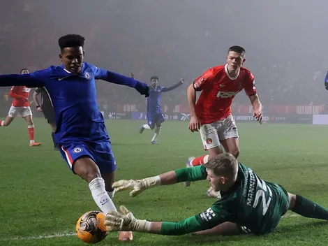 Estêvão dá passe de gênio, sofre pênalti e Chelsea avança na FA Cup