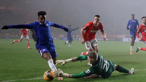 Estêvão dá passe de gênio, sofre pênalti e Chelsea vence o Charlton Athletic na FA Cup. (Foto: Justin Setterfield/Getty Images)