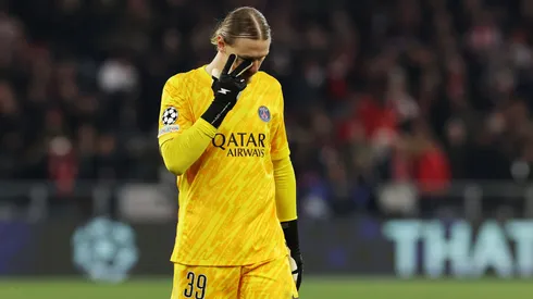 Safonov segue como desfalque do PSG após ser decisivo contra o Flamengo