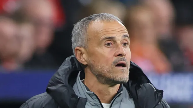 Luis Enrique se enfurece após suposta recusa ao contrato do PSG. (Photo by Alex Grimm/Getty Images)