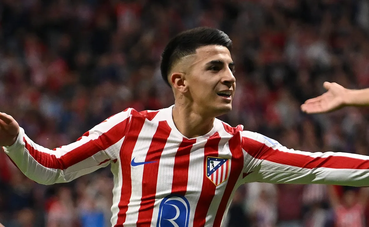 Thiago Almada revela desejo de deixar Atlético de Madrid, enquanto Benfica mira chapéu no Palmeiras