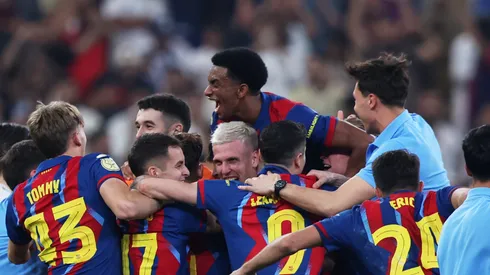 Barcelona é valorizado por conquista da Supercopa por jornais espanhóis. (Photo by Yasser Bakhsh/Getty Images)
