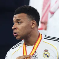 Kylian Mbappé age e anula guarda de honra ao Barcelona na Supercopa