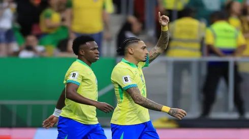 Raphinha e Vini Jr pela Seleção Brasileira – Buda Mendes/Getty Images