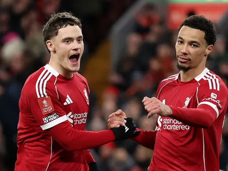 Liverpool toma susto mas vence o Barnsley