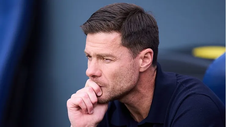 Xabi Alonso vivia bastidores muito tensos no Real Madrid (Foto: Juan Manuel Serrano Arce/Getty Images)