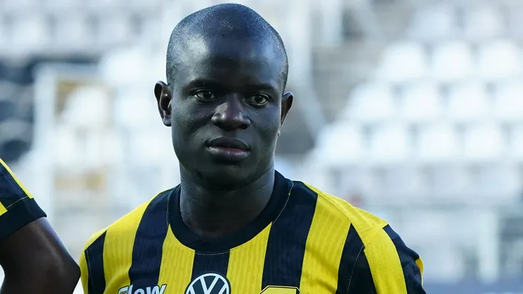N'Golo Kanté chega a acordo com o Fenerbahçe e pode deixar o Al-Ittihad. (Foto: Gualter Fatia/Getty Images)