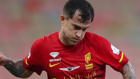 Otávio em campo pelo Al-Qadsiah. (Photo by Yasser Bakhsh/Getty Images)