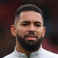 Juventus pressiona Nottingham Forest para comprar Douglas Luiz