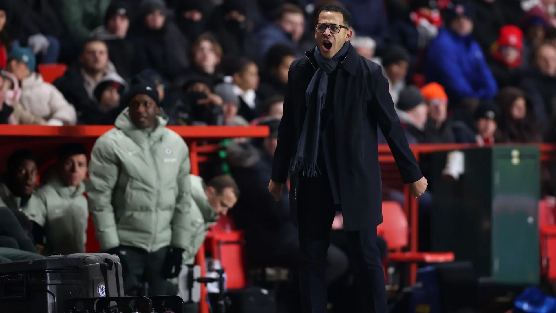 Liam Rosenior reage durante a partida da FA Cup. Foto: Justin Setterfield/Getty Images