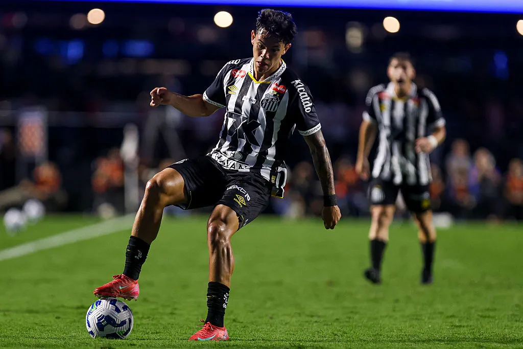 Santos recebeu uma oferta do FC Copenhague por JP Chermont, que atualmente está jogando na Copinha (Foto: Ricardo Moreira/Getty Images)