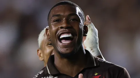 Bournemouth topa pagar R$ 219 milhões para anunciar Rayan, do Vasco. (Foto: Lucas Figueiredo/Getty Images)