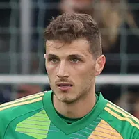 Genoa desiste de Bento e mira Karl Hei do Arsenal