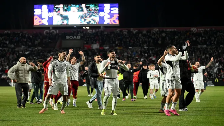 Jogadores do Albacete comemoram vitória sobre o Real Madrid - Denis Doyle/Getty Images
