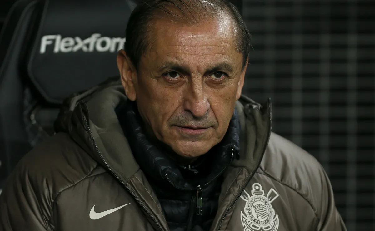 Al-Shabab faz proposta tentadora e busca contratação de Ramón Díaz, ex-técnico do Corinthians e Internacional