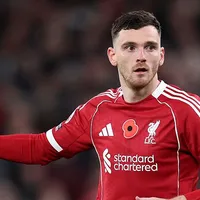 Andrew Robertson considera deixar os Reds para jogar mais