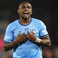 Douglas Costa negocia com o Emelec após ser descartado pelo Grêmio