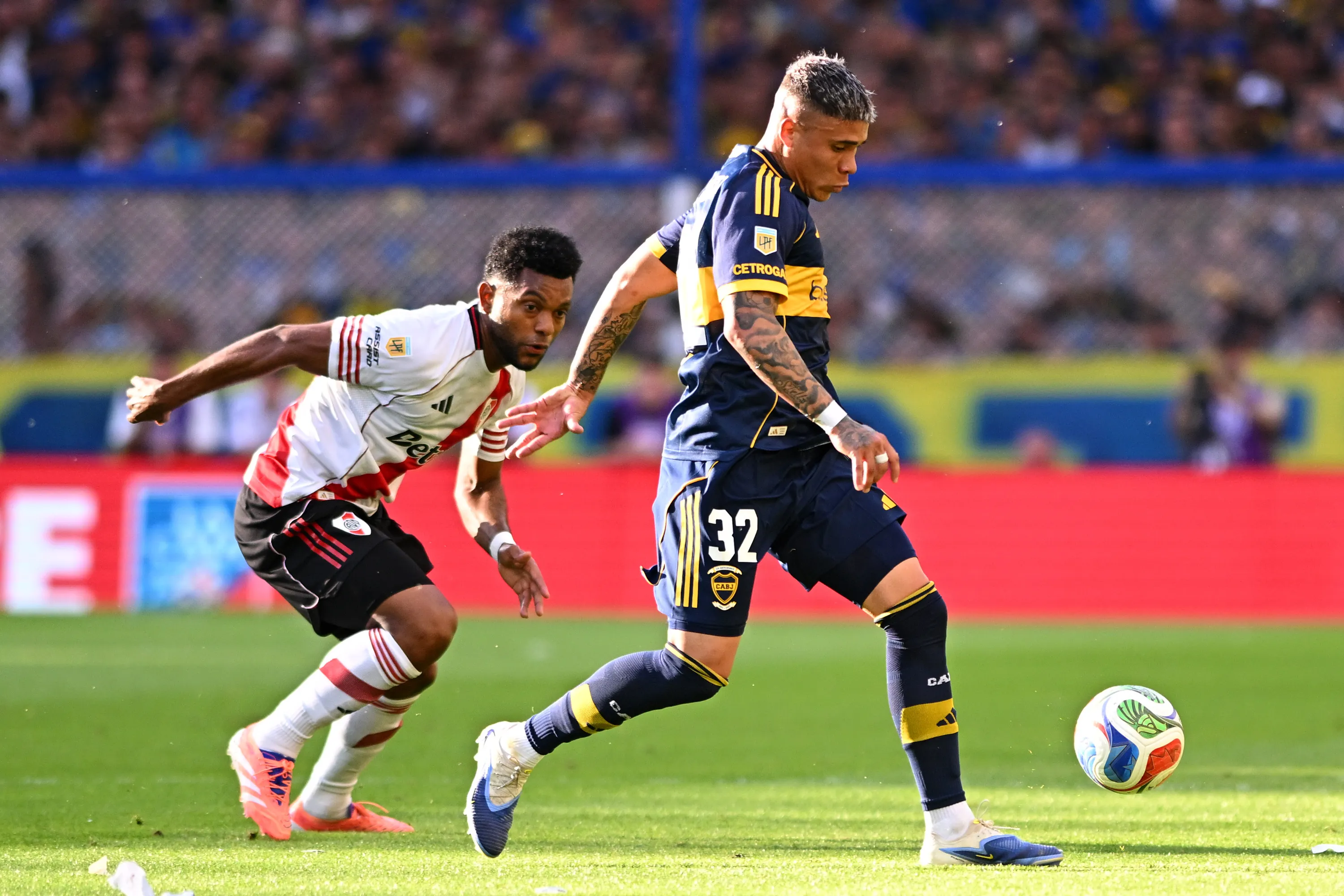 Ayrton Costa em ação pelo Boca Juniors. (Foto: Rodrigo Valle/Getty Images)