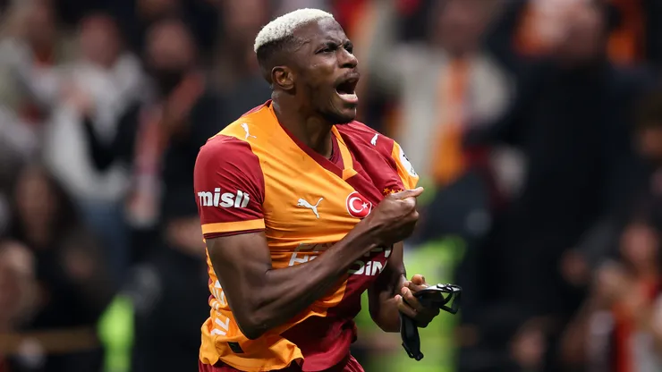 Victor Osimhen é indicado ao Chelsea. Foto: Ahmad Mora/Getty Images